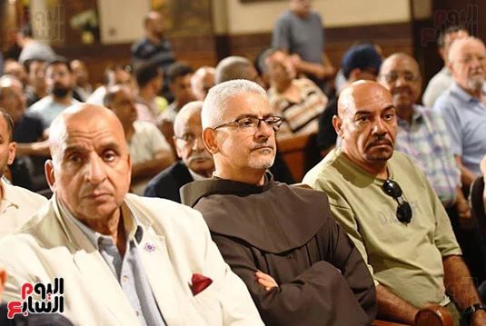 جنازة الفنان لطفي لبيب (1) جنازة الفنان لطفي لبيب (1)