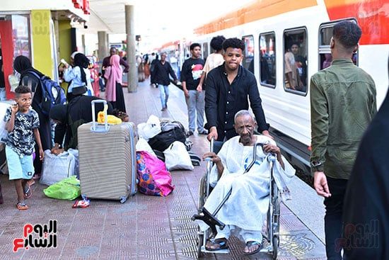 مغادرة السودانيين  (9)