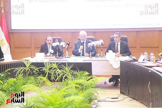 عادل عبدالغفار المُتحدث الرسمى للوزارة وأيمن عاشور وزير التعليم العالى وجودة غانم رئيس قطاع التعليم (15) عادل عبدالغفار المُتحدث الرسمى للوزارة وأيمن عاشور وزير التعليم العالى وجودة غانم رئيس قطاع التعليم (15)