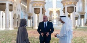 رئيس لبنان يزور جامع الشيخ زايد الكبير في أبوظبي