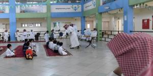 طلاب التعليم العام وأولياء أمورهم يدافعون عن التزامهم وحضورهم للمدارس بالأرقام