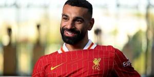 محمد صلاح يُفاجئ الجميع ويشعل سباق الكرة الذهبية 2025 بالأرقام والتتويجات