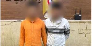 ضبط شخصين بالقاهرة لقيامهما بارتكاب وقائع النصب وسرقة المواطنين بأسلوب "انتحال الصفة"