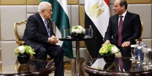 الرئيس عباس يجتمع مع نظيره المصري في موسكو