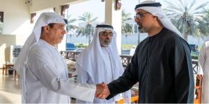 خالد بن محمد بن زايد يعزي في وفاة محمد سعيد القبيسي