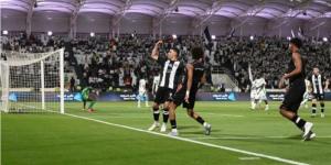 الشباب يتغلب على الأهلي بثلاثية