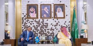 وزير الداخلية ورئيس لجنة الأمن القومي الكزخي يبحثان تعزيز التعاون الأمني