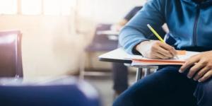 تطبيق أسس النجاح والرسوب بحق الطلبة المتجاوزين لعدد أيام الغياب