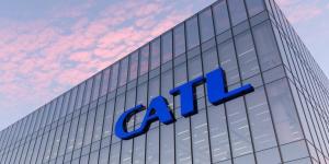 التوتر الأمريكي الصيني يمس طرح “CATL” الأكبر بالعالم في 2025