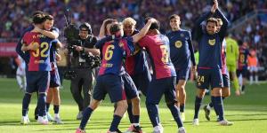 برشلونة يهزم ريال مدريد ويقترب من التتويج بالدوري الإسباني