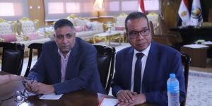 عكاوى يبحث مشروع تحقيق الاتاحة لذوي الإعاقة بجامعة جنوب الوادي