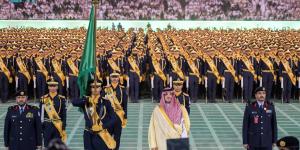 عبدالعزيز بن سعود يرعى حفل تخريج 1935 طالبًا من كلية الملك فهد الأمنية