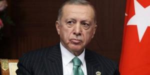 أردوغان يشيد بقرار حزب “العمال الكردستاني” حل نفسه وإلقاء السلاح