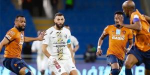 في الجولة ال 32 من دوري روشن للمحترفين.. الاتحاد لحسم اللقب أمام الرائد.. والهلال في ضيافة الفتح