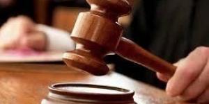 حبس وإبعاد أوروبية كسرت كرسياً في مركز شرطة