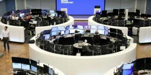 هبوط أسهم أوروبا بضغط من خفض التصنيف الائتماني لأمريكا