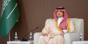 عبدالعزيز بن سعود يلتقي القيادات الأمنية في محافظة الطائف