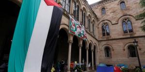 (فتح) ترحب بقرار بلدية برشلونة قطع علاقتها مع تل أبيب وتدعو للحذو حذوها