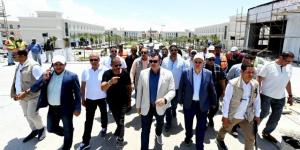 وزير الإسكان يتفقد أعمال إنشاء كوبري C3 و"سكن لكل المصريين" والمدينة التراثية بمدينة العلمين الجديدة