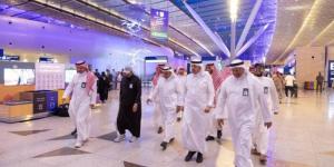وزير النقل يقف على جاهزية مطار جدة لمرحلة مغادرة الحجاج