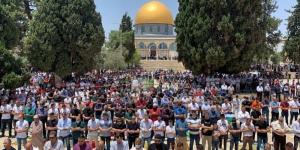 40 ألفا يؤدون صلاة الجمعة في المسجد الأقصى