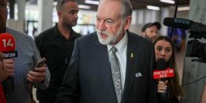 بعد انتقاده سياسة نتنياهو.. هكابي يهاجم ستارمر: هل أسقطت بريطانيا الطعام على النازيين؟