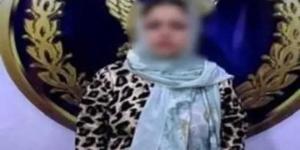 ضبط صانعة محتوى لنشرها مقاطع فيديو بمواقع التواصل تتضمن ألفاظ خادشة للحياء