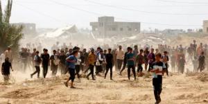 غزة | غارات على أنحاء متفرقة من القطاع… واستمرار قتل المجوّعين