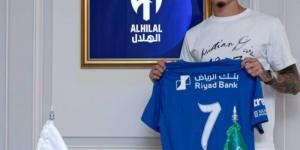 داروين نونيز يقود هجوم الهلال لـ 3 مواسم قادمة