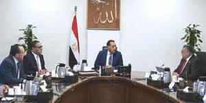 مدبولي يتابع مع "رئيس اقتصادية المثلث الذهبي" عدداً من ملفات العمل