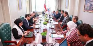 وزير الصحة يستقبل مستشار الرئيس الكولومبي لتعزيز التعاون في تقديم المساعدات الطبية إلى قطاع غزة