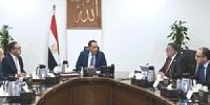 رئيس الوزراء يتابع مع "رئيس اقتصادية المثلث الذهبي" عدداً من ملفات العمل