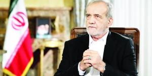 الرئيس الإيراني: الحوار مع أمريكا لا يعني الهزيمة أو الاستسلام