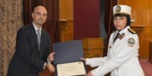 دورة تدريبية لطالبات كلية الشرطة للتدريب على فحص وثائق السفر
