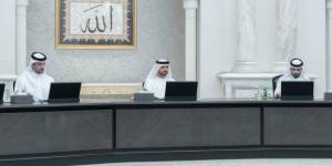 «تنفيذي الشارقة» ينظم شروط منحة الأسر لضمان دخل شهري 17500 درهم
