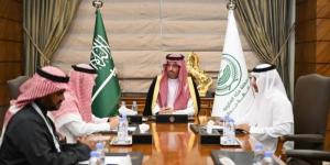 ابن جلوي يطلع على الاستعدادات الخاصة ببطولة جدة لكرة القدم