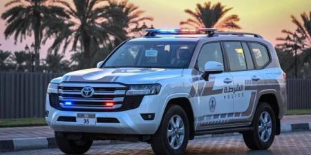 شرطة الشارقة تضبط سائقاً استخدم لوحات مزورة وارتكب 137 مخالفة (فيديو)