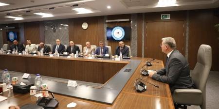 وزير البترول يبحث مع وفد النقابة العامة للمناجم تطوير قطاع التعدين