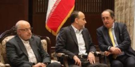 السفارة الإيرانية فتحت سجل التعازي تكريما لضحايا ميناء “الشهيد رجائي” في بندر عباس – جنوب ايران