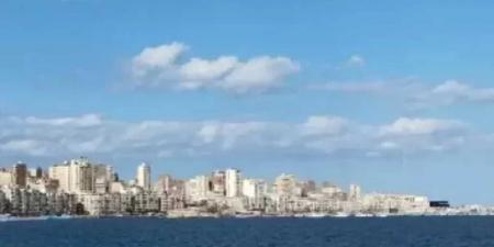 طقس اليوم.. الأرصاد تحذر من الأمطار الرعدية وتنصح بعدم ارتداء الملابس الصيفية