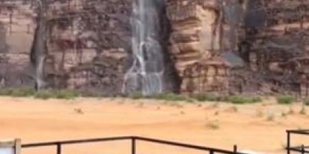 بالفيديو ..  أمطار غزيرة في وادي رم بسبب حالة عدم الاستقرار الجوي
