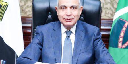 محافظ المنيا يقرر غرامة 2000 جنيه لتقاضى أجرة أعلى من التعريفة