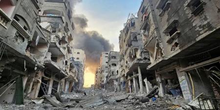 غزة: إستشهاد 15 فلسطينيا على الأقل في قصف صهيوني استهدف منزلا
