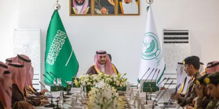أمير الجوف يرأس اجتماع لجنة الحج العليا بالمنطقة لعام 1446 ه
