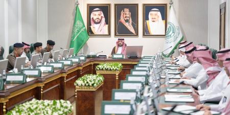 أمير الحدود الشمالية يترأس اجتماع لجنة الحج الرئيسة لعام 1446ه