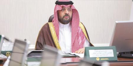 فيصل بن خالد يترأس اجتماع لجنة الحج