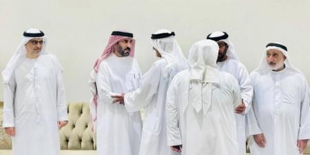 طالب بن صقر يعزي في وفاة سعيد الحمودي