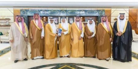 أمير المنطقة الشرقية يستقبل أعضاء مجلس إدارة جمعية دارك للإسكان التنموي