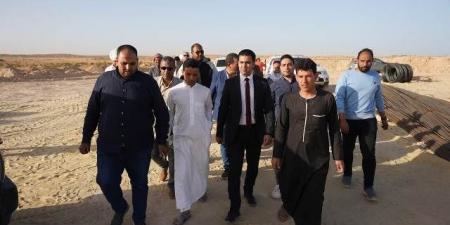 نائب محافظ مطروح يتفقد مشروعات خدمية بالضبعة