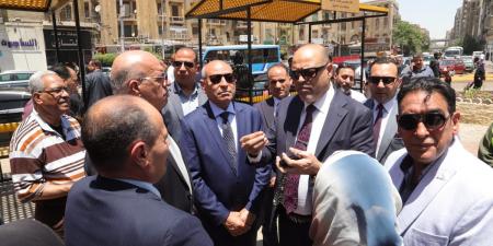 وزير العمل ومحافظ القاهرة يتفقدان أماكن انتظار لائقة لعمال التراح